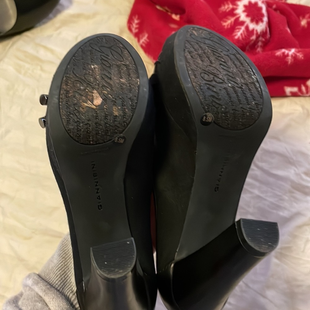Gently used Gianni Bini black heels with tassel design - Picture 4 of 4